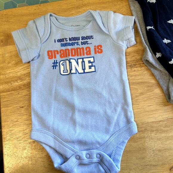 11+ pcs Baby 0-3 months clothes 5 one-piece 1 shirts 5 pairs of socks - Picture 4 of 9